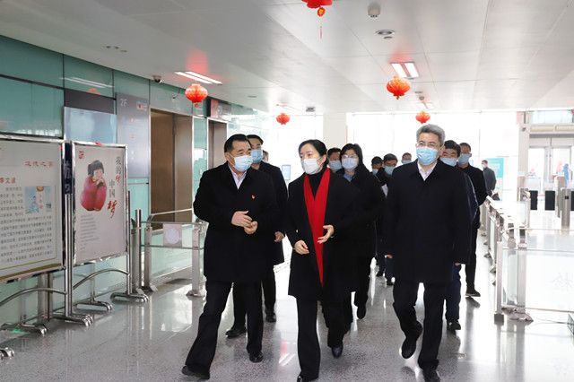 市領導至車站走訪慰問和疫情防控、保供應保安全保暢通工作督查